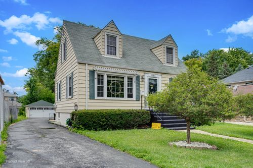 11154 Worth Ave, Worth, IL, 60482-1819 | Card Image