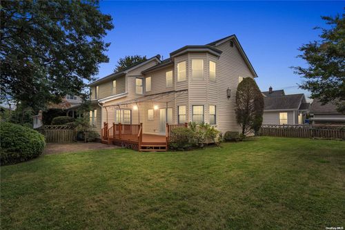 35 Henderson Ave, Port Washington, NY, 11050-2440 | Card Image