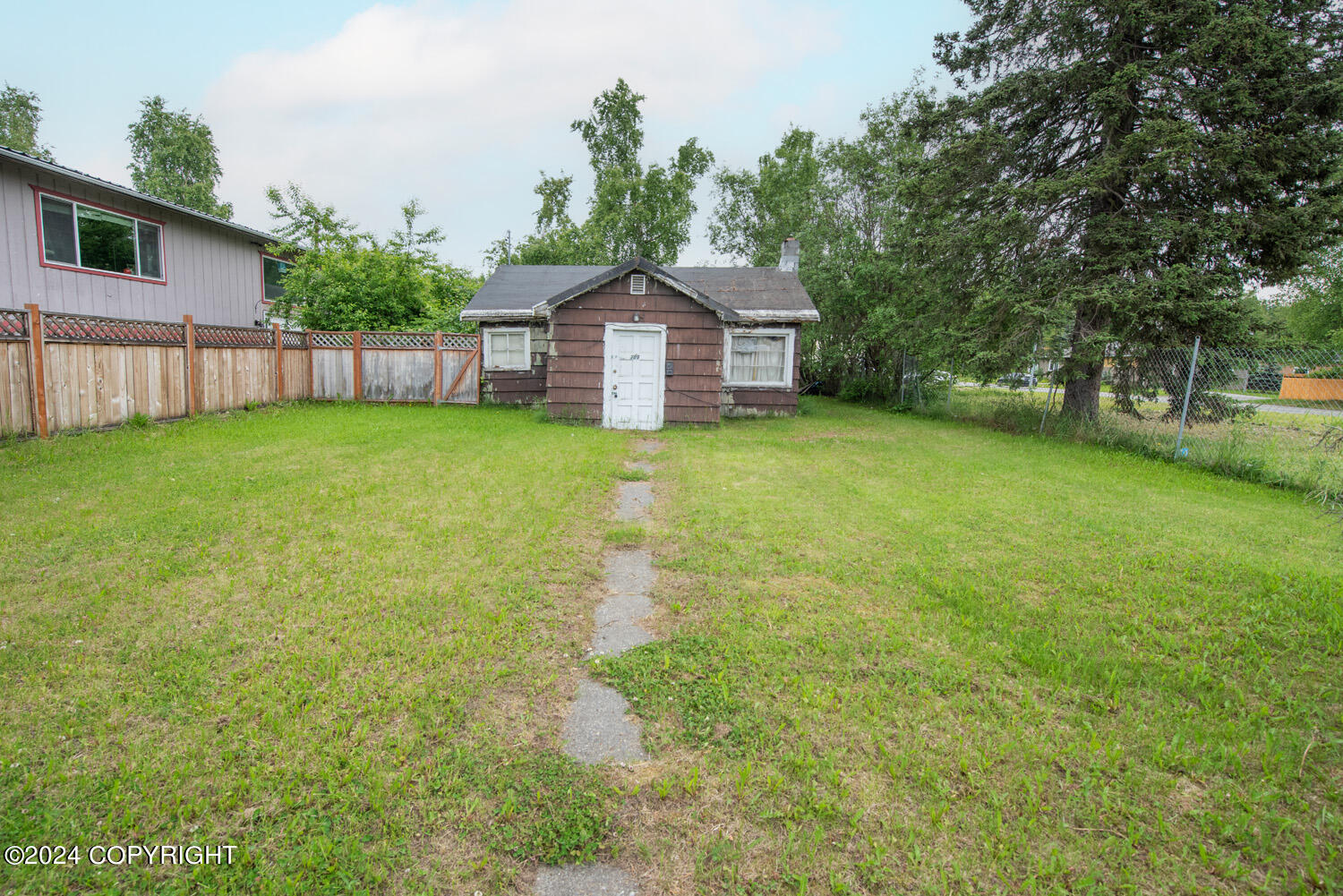 Bliss St, Anchorage, AK 99508