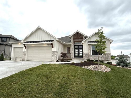 2315 Sw Serena Pl, Lee's Summit, MO, 64082-2222 | Card Image