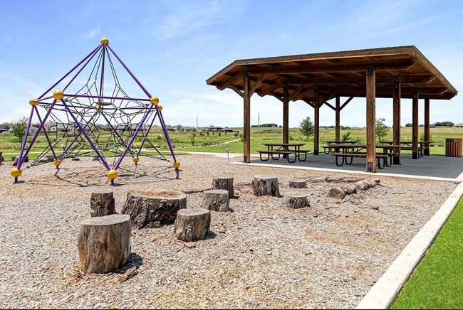 645 Godley Rnch, House other with 4 bedrooms, 2 bathrooms and null parking in Godley TX | Image 30
