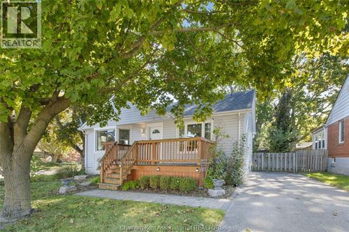 {{alt}} | Card Image