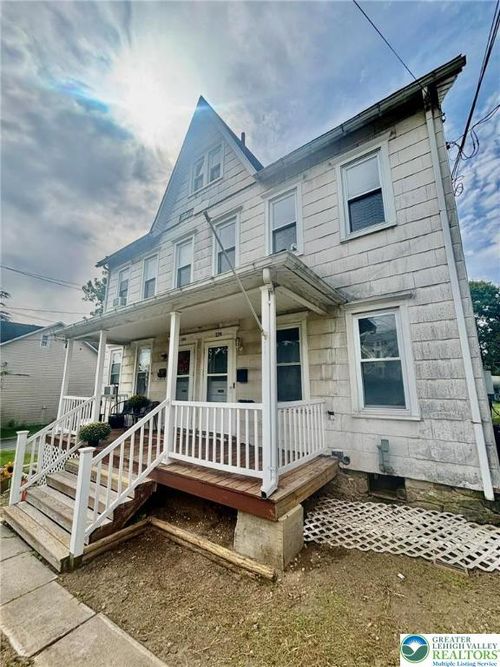 124 S New St, Nazareth, PA, 18064-2227 | Card Image
