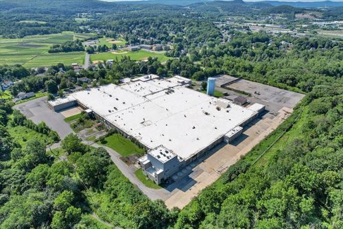 25 Oakland Ave, Chester, NY, 10918-1011 | Card Image