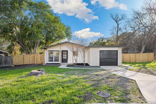 7602 Strolling Ln, Live Oak, TX, 78233-2950 | Card Image