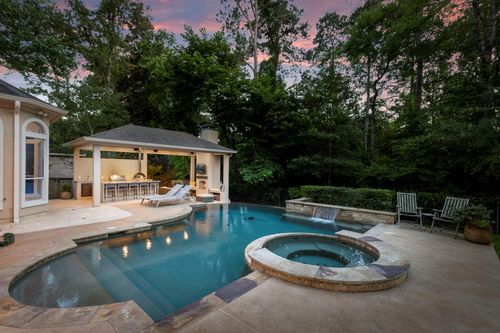 82 E Bracebridge Cir, The Woodlands, TX, 77382-2542 | Card Image