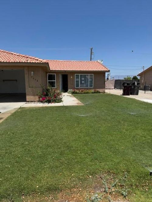 1226 Mullet Ave, Thermal, CA, 92274-8512 | Card Image