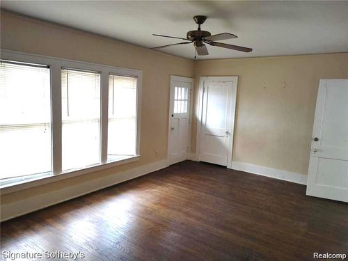 1029 Maryland St, Grosse Pointe Park, MI, 48230-1305 | Card Image