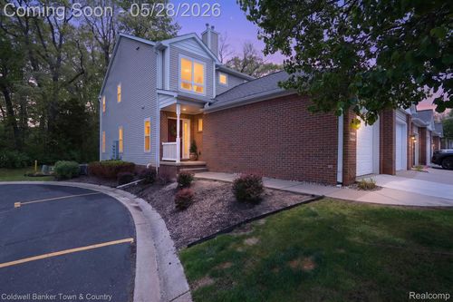 5551 Woodruff Shore Dr, Brighton, MI, 48116-8380 | Card Image