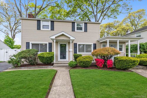 2000 Merrick Avenue, Hempstead, NY, 11566 | Card Image