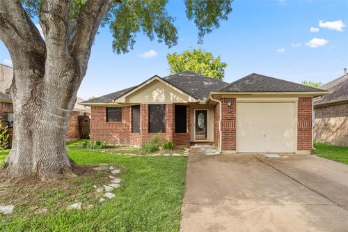 2721 Overland Trl, Dickinson, TX, 77539-5962 | Card Image