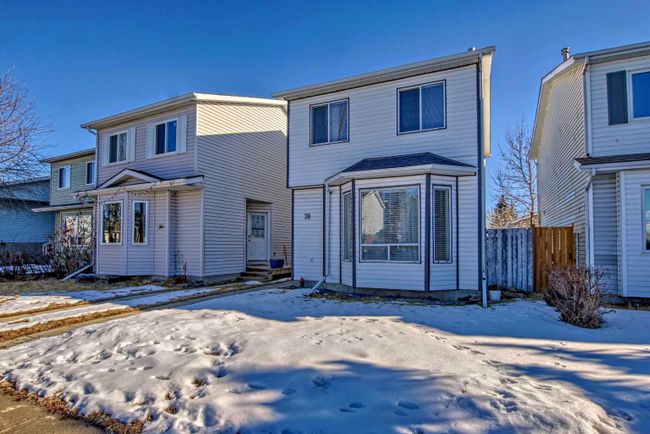 78 Falmere Way Ne, Home with 3 bedrooms, 2 bathrooms and 2 parking in Calgary AB | Image 3