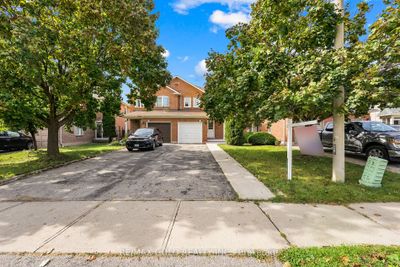 1342 Quest Cir, House attached with 3 bedrooms, 3 bathrooms and 3 parking in Mississauga ON | Image 1