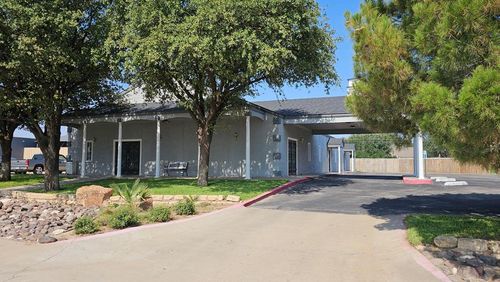 407-405-407 N Terrell St, Midland, TX, 79701-4827 | Card Image