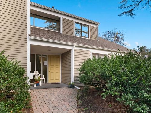 unit-6-18 Concord Greene, Concord, MA, 01742-3142 | Card Image