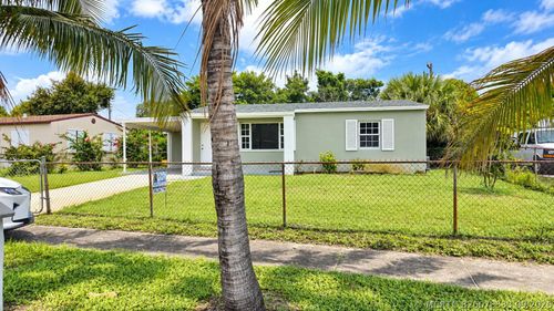 330 W 29th St, Riviera Beach, FL, 33404-3706 | Card Image