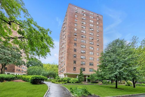 apt-8b-21 34th Ave, Astoria, NY, 11106-4303 | Card Image