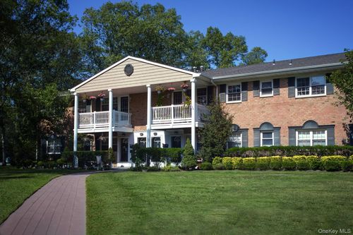 apt-2f-111 College Rd, Selden, NY, 11784-2829 | Card Image