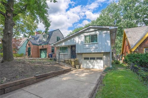 7128 Grand Ave, Kansas City, MO, 64114-1427 | Card Image