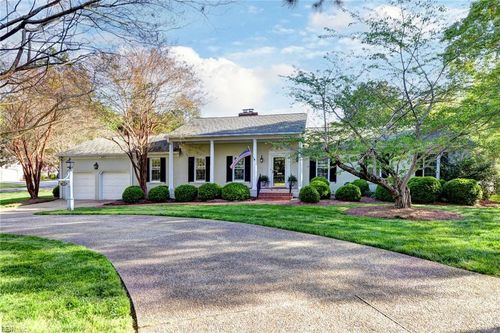 205 James River Dr, Newport News, VA, 23601-3650 | Card Image