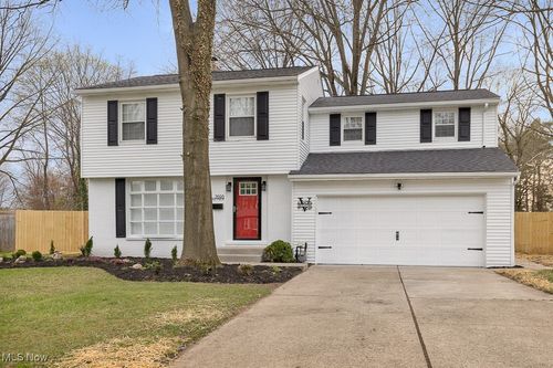 3698 Valley Forge Dr, Stow, OH, 44224-3320 | Card Image