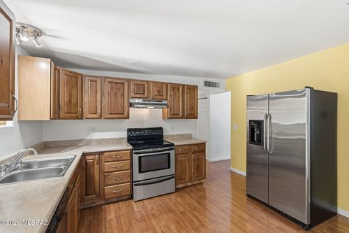 1453 W Roger Road, Tucson, AZ, 85705 | Card Image