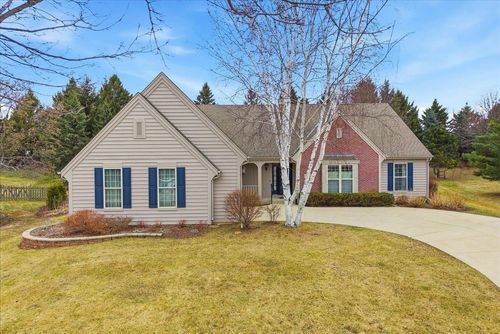 446 W Bridge Court, Grafton, WI, 53024 | Card Image