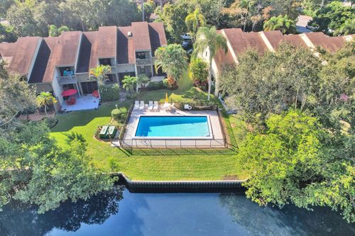 81 Ne 17th Ct, Fort Lauderdale, FL, 33305-2917 | Card Image