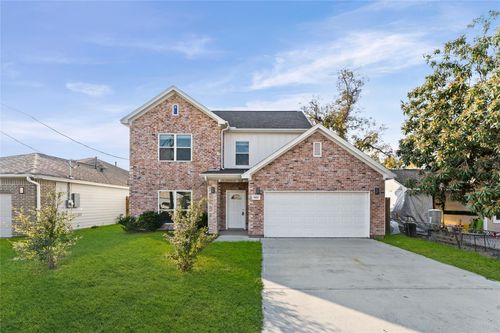 8211 James Franklin St, Houston, TX, 77088-6042 | Card Image