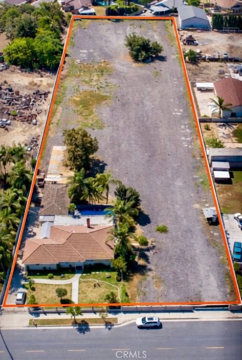 527 W Philadelphia St, Ontario, CA, 91762-6444 | Card Image