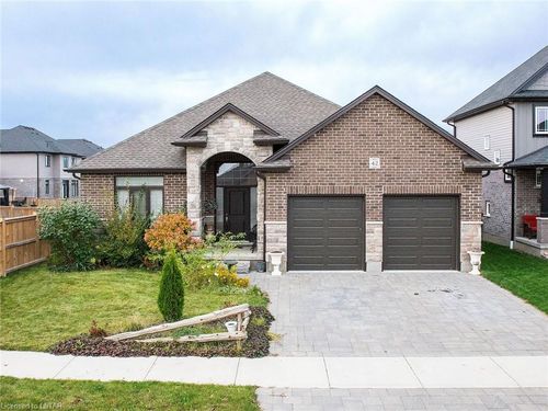 42 Balmoral Lane, Thamesford, ON, N0M2M0 | Card Image