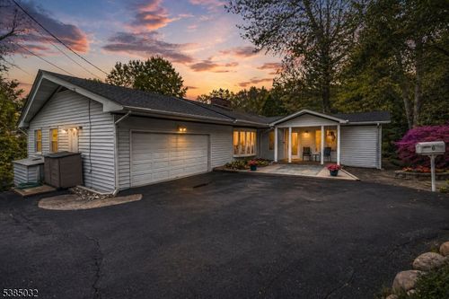 6 Seabert Ln, Kinnelon, NJ, 07405-2507 | Card Image