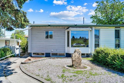 116 Selkirk Dr Sw, Calgary, AB, T2W0M4 | Card Image
