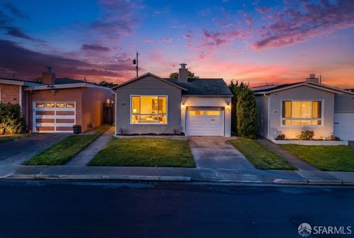 30 Rockridge Ave, Daly City, CA, 94015-3915 | Card Image