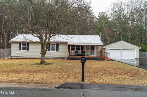 18 Pinewood Rd, Queensbury, NY, 12804-7165 | Card Image