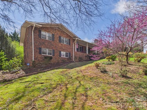 119 Creekside Dr, Morganton, NC, 28655-5204 | Card Image