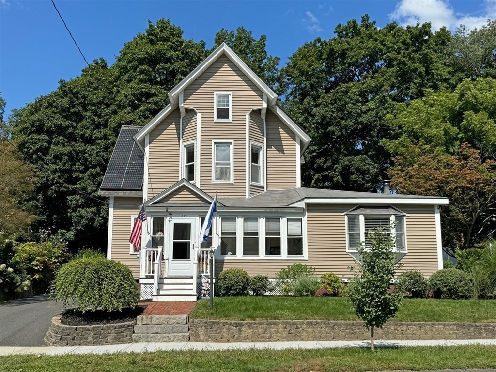 Pond St, Greenfield, MA 01301