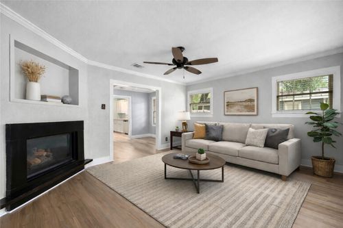 1216 S Myrtle St, Georgetown, TX, 78626-6806 | Card Image