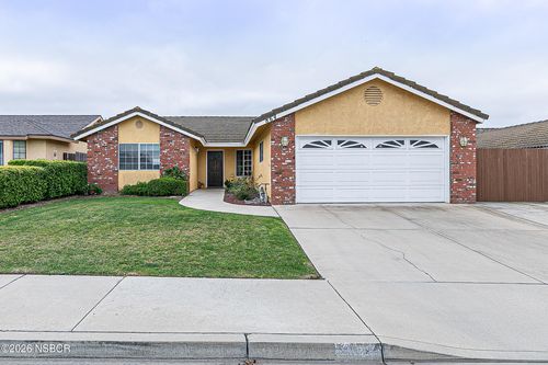 864 Sunshine Ct, Santa Maria, CA, 93455-2168 | Card Image
