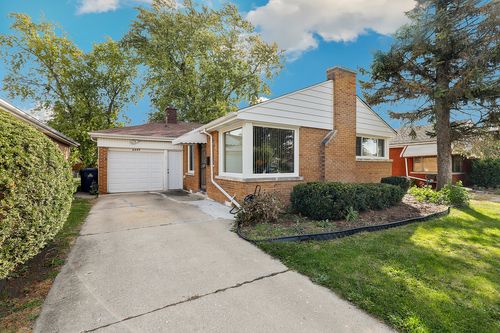 8945 S Utica Avenue, Evergreen Park, IL, 60805 | Card Image