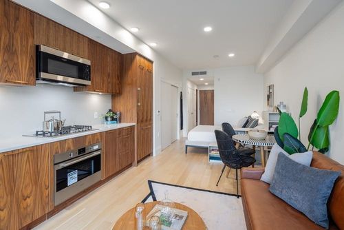 410-2550 Garden Dr, Vancouver, BC, V5N4X6 | Card Image