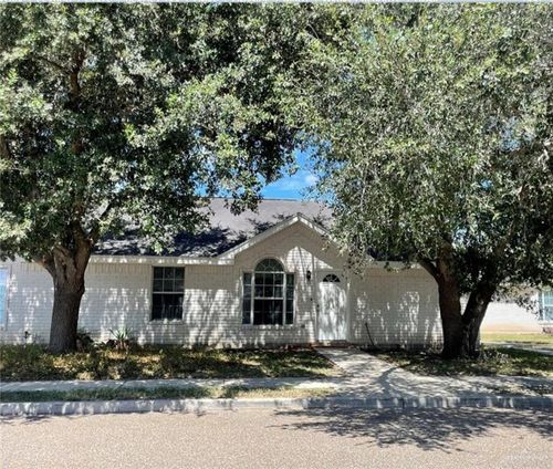 703 La Mancha Dr, Edinburg, TX, 78541-5647 | Card Image