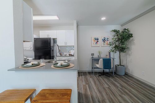 1-200 Hollow Tree Ln, Houston, TX, 77090-2819 | Card Image