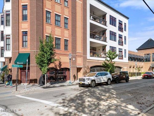 302-55 Phila St, Saratoga Springs, NY, 12866-3261 | Card Image