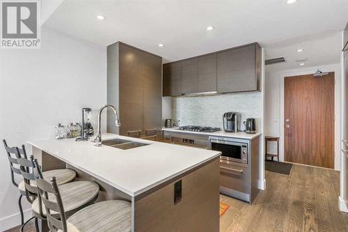 1025 5 Ave Sw, Calgary, AB, T2P1N4 | Card Image