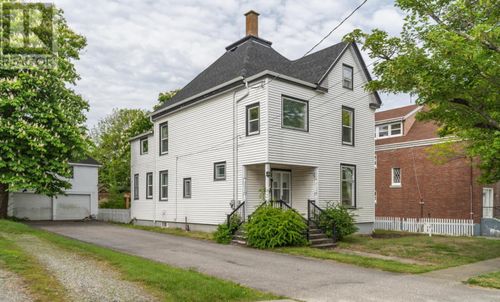 13 Porter St, Yarmouth, NS, B5A2Y7 | Card Image