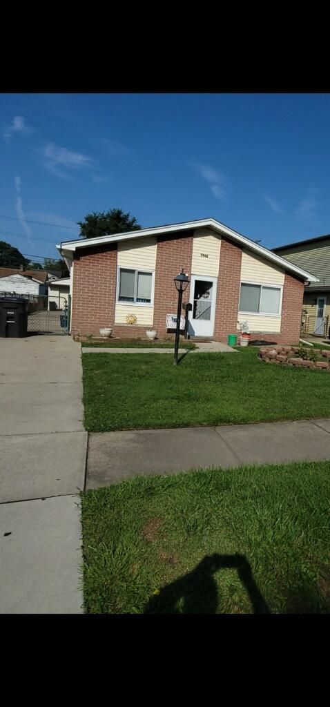 Pine St, Taylor, MI 48180