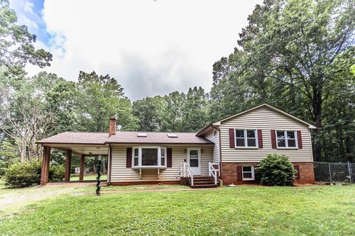 297 Woodlawn Trl, Appomattox, VA, 24522-5318 | Card Image