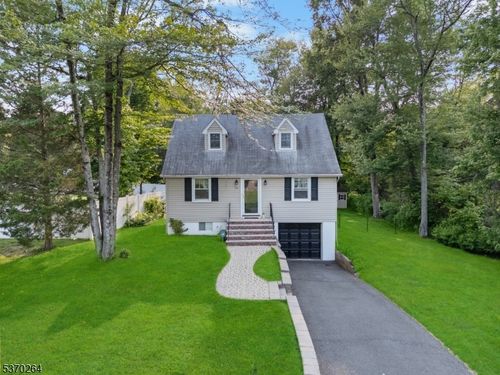 86 Lackawanna Blvd, Gillette, NJ, 07933-1929 | Card Image