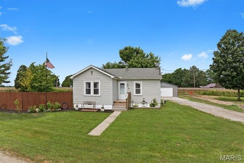 802 Randall Dr, Brighton, IL, 62012-1230 | Card Image